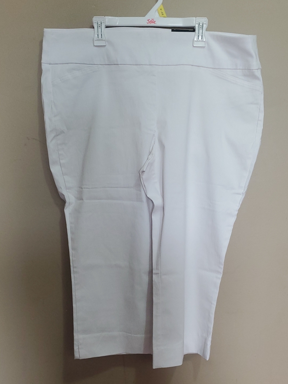 Ricki's White Flat waist Pull On Capris Size Xl